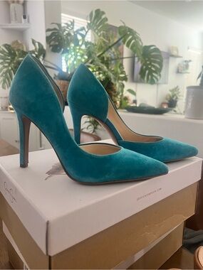 Jessica Simpson Teal Suede Pointed Pumps (Box Included)